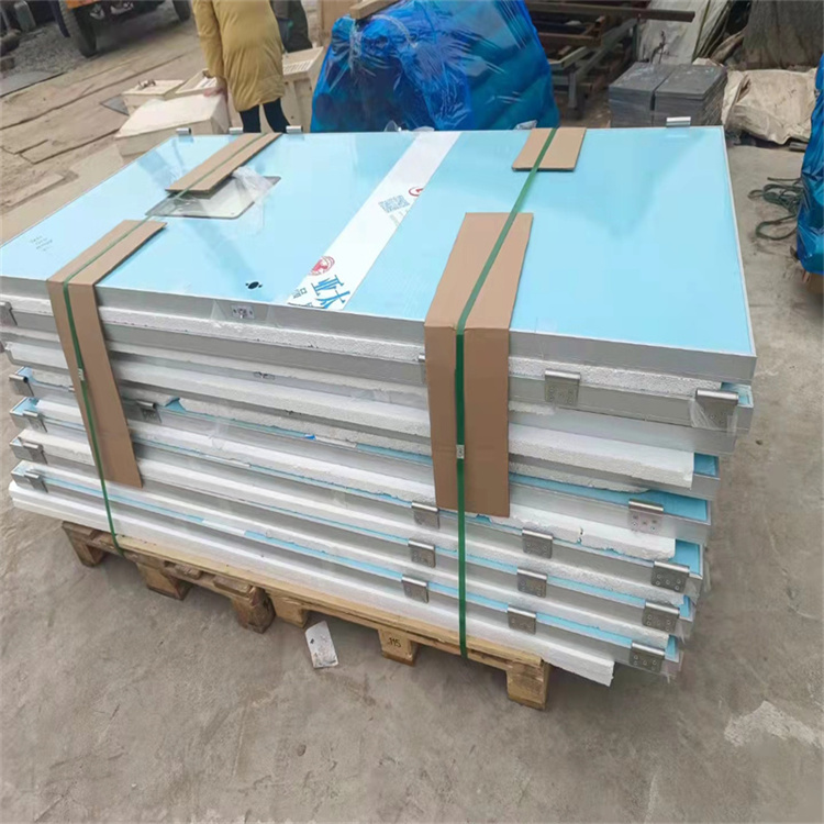 扬州工业防护先锋：定制化铅门解决方案全解析
